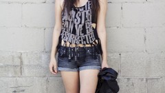 Woman brunettes Chloe Gueit