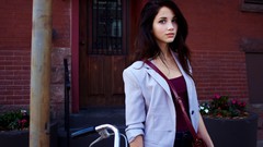 Woman brunettes emily rudd