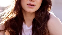 Woman brunettes hanna Hanna Mangan Lawrence