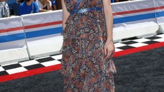 Woman brunettes Melanie Lynskey