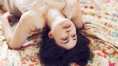 Woman brunettes Sarah Renfro