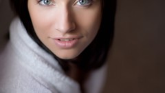 Woman brunettes Simone B