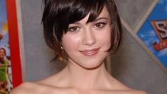 Woman Celebrity Actress brunettes short hair mary elizabeth 