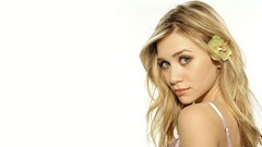 Woman Celebrity Actress flower in hair ashley olsen Olsen Twins