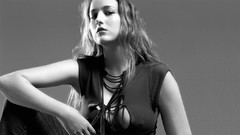 Woman Celebrity Actress nipples nipples through clothing Leelee 