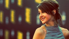 Woman Celebrity American Actress smiling shailene woodley