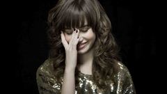 Woman Celebrity demi lovato