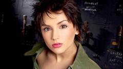 Woman Celebrity faces Actress short hair Rachel Leigh Cook