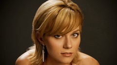 Woman Celebrity faces blondes Hilarie Burton