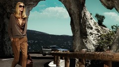 Woman Celebrity toni garrn