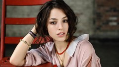Woman chairs young brown eyes brunettes olivia thirlby