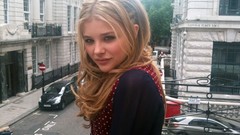 Woman chloë grace moretz