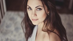 Woman close-up faces smiling blue eyes brunettes Lussie Lynch