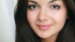 Woman close-up faces smiling brunettes Femjoy magazine Valensia 