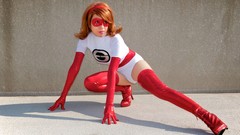 Woman cosplay Elastigirl