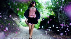 Woman dress paths blondes fashion photography petalos David 