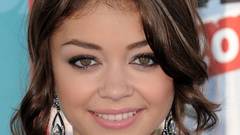 Woman earrings sarah hyland