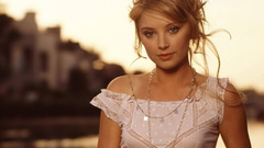 Woman Elisabeth Harnois