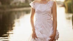 Woman Elisabeth Harnois