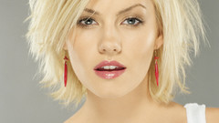 Woman elisha cuthbert Actress