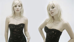 Woman elisha cuthbert Actress