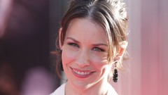 Woman evangeline lilly smiling