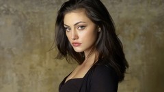 Woman faces Actress phoebe tonkin the secret circle