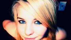 Woman faces blondes blue eyes Zoe Chloe