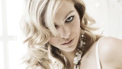 Woman faces blondes Sabrina Knechtli