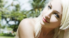 Woman faces blondes smiling Kate Miller-Heidke