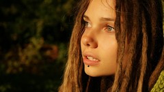 Woman faces dreadlocks sindi S