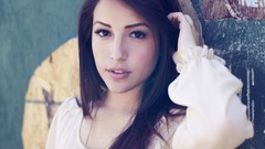 Woman faces Jared Thomas Chloe Gueit