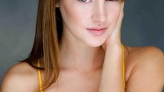 Woman faces portraits shailene woodley