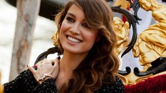 Woman faces smiling brunettes Bérénice Marlohe