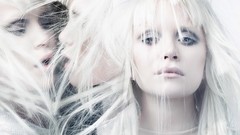 Woman fashion blondes twins mary-kate olsen ashley olsen