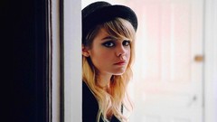 Woman hats blondes singers Canadian Beatrice Martin Coeur de 