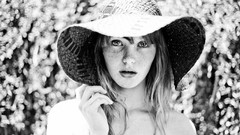 Woman hats faces freckles redheads I Must Be Dead