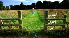 Woman hedges girls in