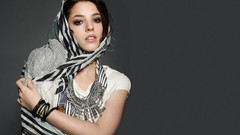 Woman Hollywood Actress scarfs big eyes black hair olivia 