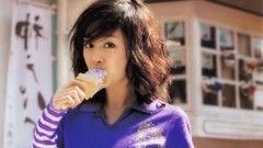 Woman ice cream asians bangs models Korean Kim Tea Hee