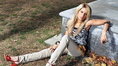 Woman jeans ashley tisdale blondes high heels zebra print