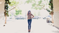 Woman jeans gap brunettes overexposure streetscape