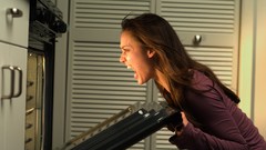 Woman Jessica Alba oven WTF