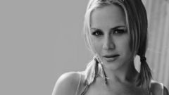Woman julie benz grayscale