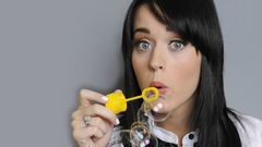 Woman katy perry bubbles