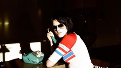 Woman Kristen Stewart sunglasses