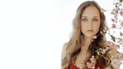 Woman Leelee Sobieski models