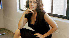 Woman Lisa Edelstein