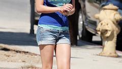 Woman mila kunis Actress