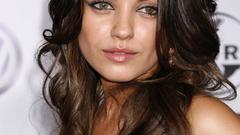 Woman mila kunis Actress
